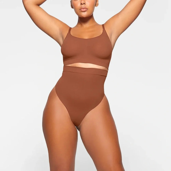 Skims Everyday Sculpt High Waist Thong - Bronze​ - Picture 2 of 5